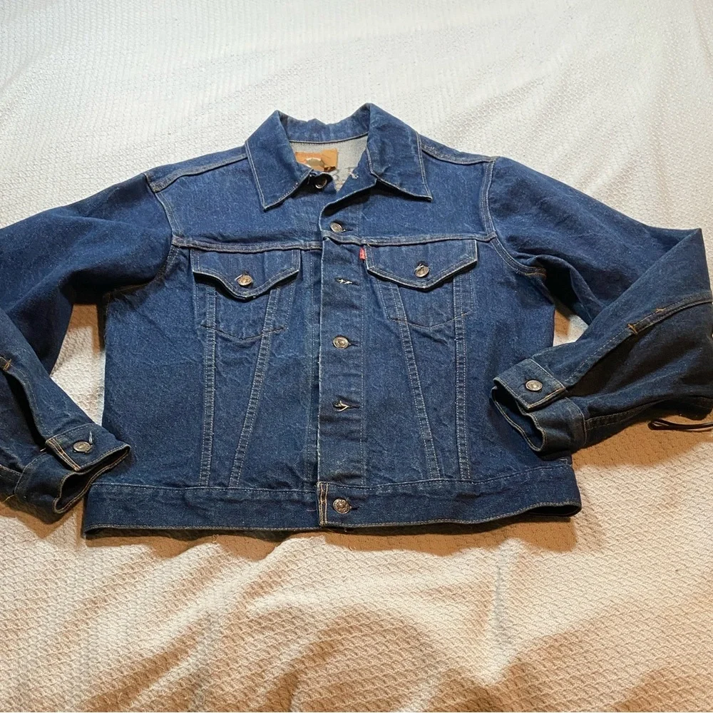 Men’s Dark Blue Denim Jacket by Levi Brand. - Picture 2 of 16